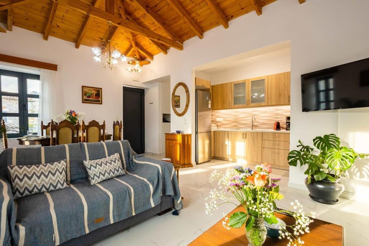 Mani Stone Built Home A Breath Away To The Sea Stoúpa Exterior photo