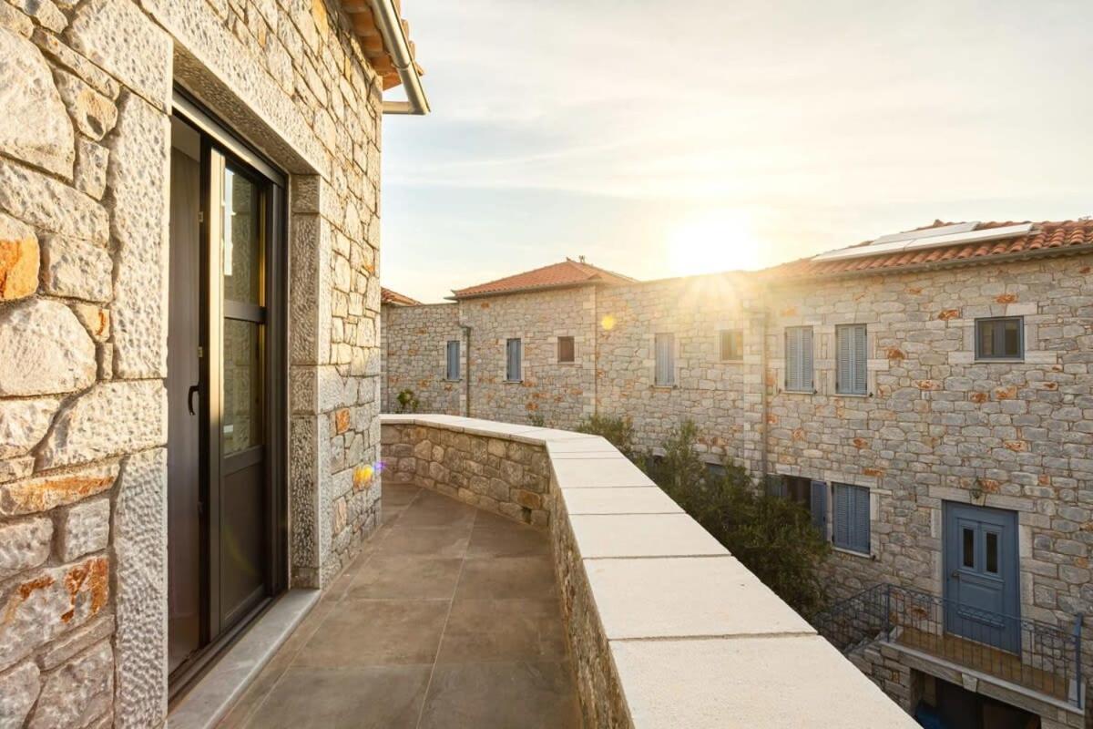 Mani Stone Built Home A Breath Away To The Sea Stoúpa Exterior photo